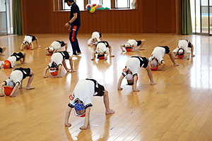 年長組の体操教室　組体操・バルーン　　C・D・E