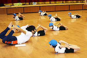 年長組の体操教室　組体操・バルーン　　C・D・E