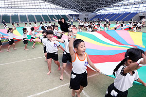 運動会予行4　　　年長組　バルーン