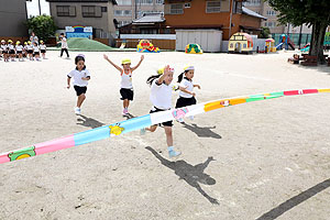 運動会の活動・かけっこ　すみれ・ばら・ひまわり