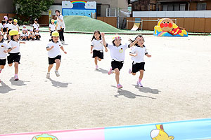 運動会の活動・かけっこ　すみれ・ばら・ひまわり