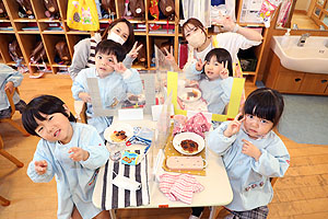 ホットケーキパーティ　きりん・ことり・うさぎ