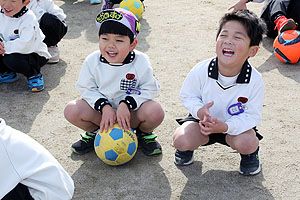 サッカー教室が開かれました　年長C・D・E