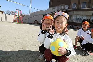 サッカー教室が開かれました　年長C・D・E