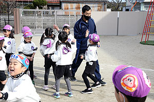 サッカー教室が開かれました　年長C・D・E
