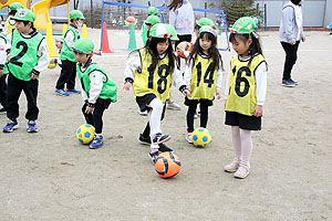 サッカー教室が開かれました　年長A・B