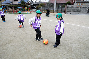 サッカー教室が開かれました　年長A・B