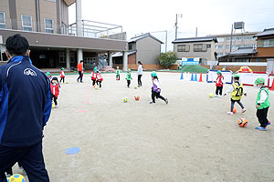サッカー教室が開かれました　年長A・B