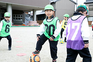 サッカー教室が開かれました　年長A・B