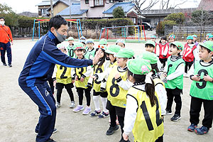 サッカー教室が開かれました　年長A・B