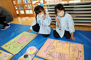絵画教室　個性いっぱいの作品が完成‼　ひまわり・さくら
