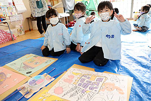 絵画教室　個性いっぱいの作品が完成‼　ひまわり・さくら