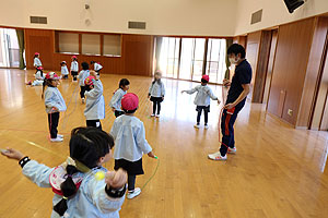 体操教室　ばら・すみれ