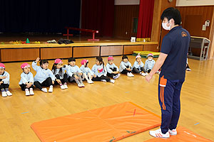 体操教室　ばら・すみれ