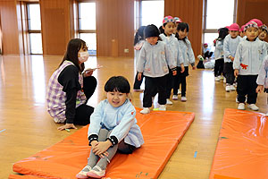 体操教室　ばら・すみれ