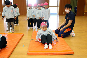 体操教室　ばら・すみれ