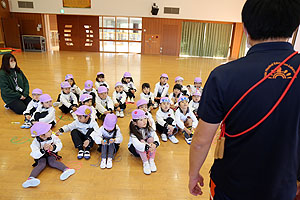 体操教室　ばら・すみれ