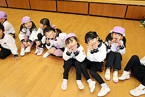 体操教室　ばら・すみれ