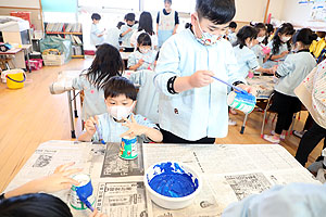 作品展の制作活動の様子　E
