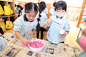 作品展の制作活動の様子　E