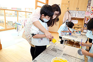 作品展の制作活動の様子　E