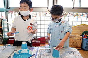 作品展の制作活動の様子　E