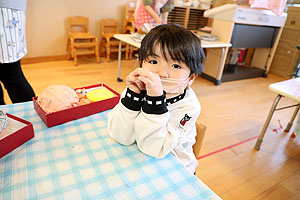 作品展の制作活動の様子　きりん
