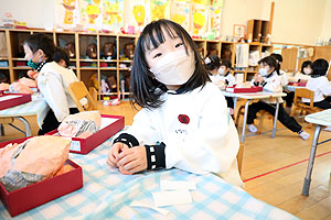作品展の制作活動の様子　きりん
