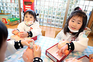 作品展の制作活動の様子　きりん