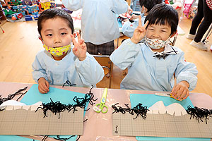 作品展の制作活動　ばら・たんぽぽ