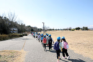 お別れ遠足で木曾三川公園に行きました　年長組　NO.1