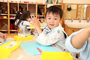 粘土遊びたのしいね！　たんぽぽ