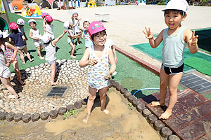 エンゼルパークで水遊び　ばら・たんぽぽ