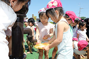 エンゼルパークで水遊び　ばら・たんぽぽ