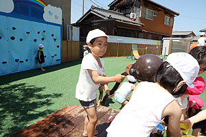 エンゼルパークで水遊び　ばら・たんぽぽ