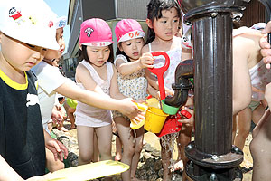 エンゼルパークで水遊び　ばら・たんぽぽ