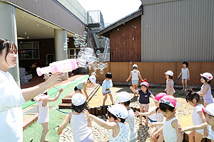 エンゼルパークで水遊び　ばら・たんぽぽ