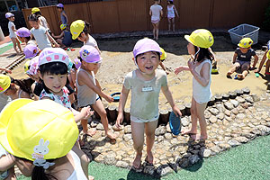 おもいっきり水遊び！　ひまわり・すみれ