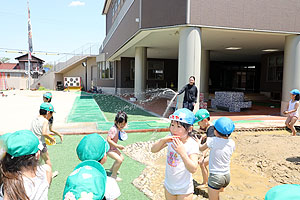 笑顔いっぱいの水遊び！　A・D