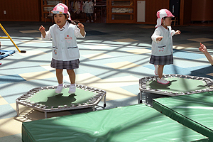 エンゼルドームでサーキット遊び　りす・うさぎ