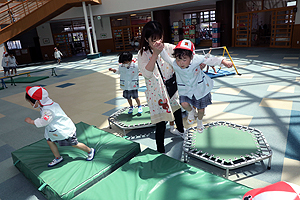 エンゼルドームでサーキット遊び　りす・うさぎ