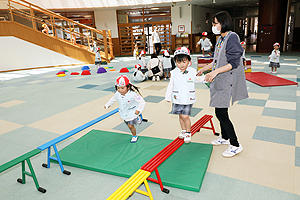 エンゼルドームでサーキット遊び　りす・うさぎ