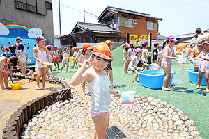 思いっきり　水遊び‼　　C・E