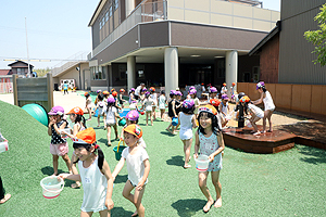 思いっきり　水遊び‼　　C・E