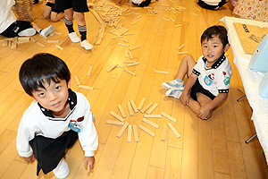 積み木でタワーを作ったよ　さくら