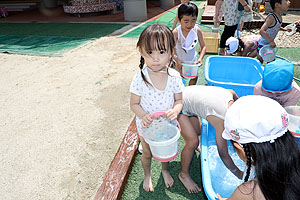 笑顔いっぱいの水遊び！！　さくら・たんぽぽ