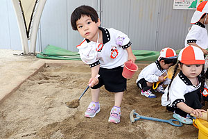 元気いっぱい園庭遊び！　ぱんだ・きりん・ことり