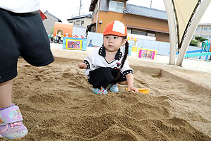 元気いっぱい園庭遊び！　ぱんだ・きりん・ことり