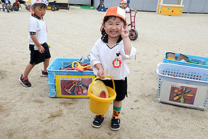 元気いっぱい園庭遊び！　ぱんだ・きりん・ことり