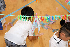 洗濯ばさみ遊び！楽しかったね　たんぽぽ